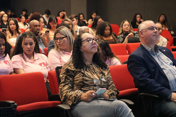 Especialistas convidados para avaliar as propostas